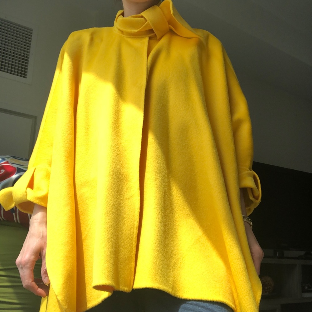 100% Wool Cape - Picture 4 of 7